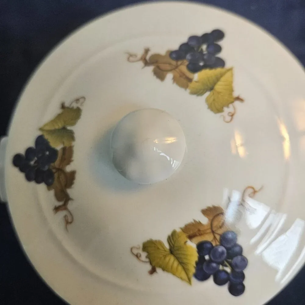 CORDON BLEU VINTAGE GRAPE HARVEST PATTERN CASSEROLE DISH